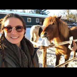 Meet your Posher, Nicole